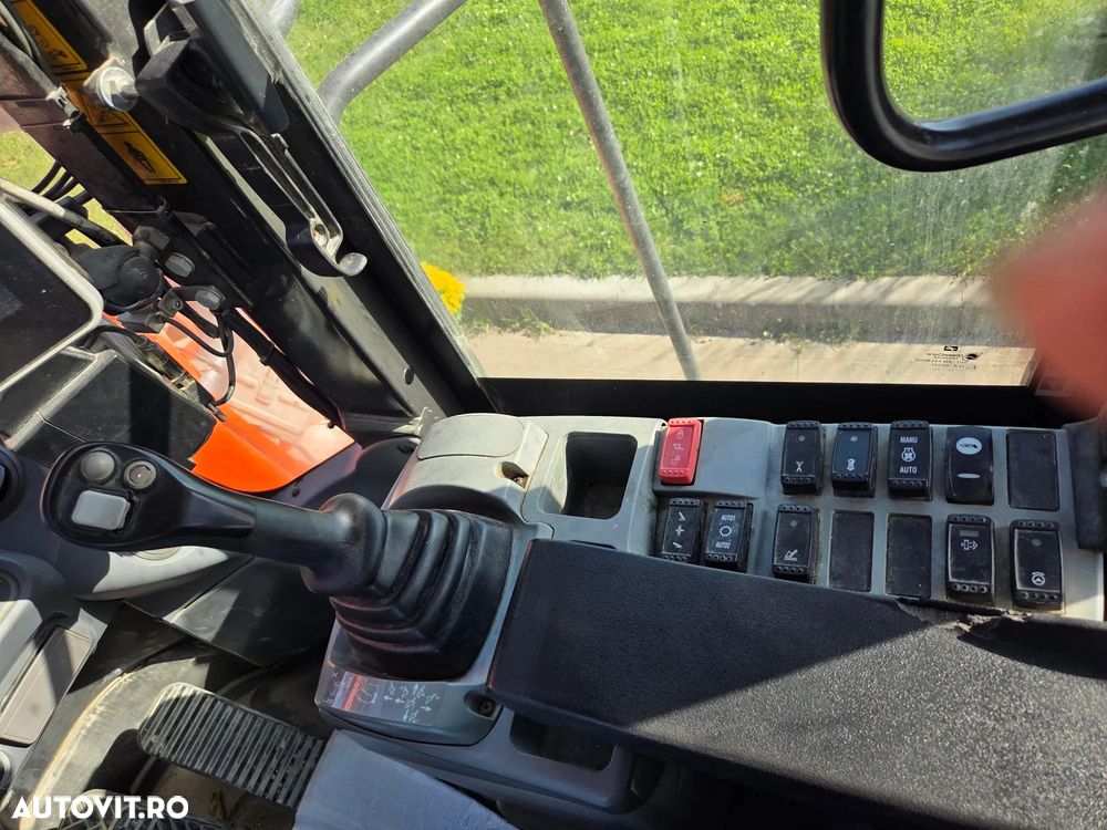 Hitachi ZW250, 10.400h, cupa 4mc LAMA NOUA, Anvelope MICHELIN profil L5, Gresare automata, consum mediu 17l/h, motor 251CP, Aer cond climatronic, computer de bord cu trransmitere date in limba romana, Camera luat vederi spate, STARE BUNA-PROMOTIE 76900Eur+tv - 7