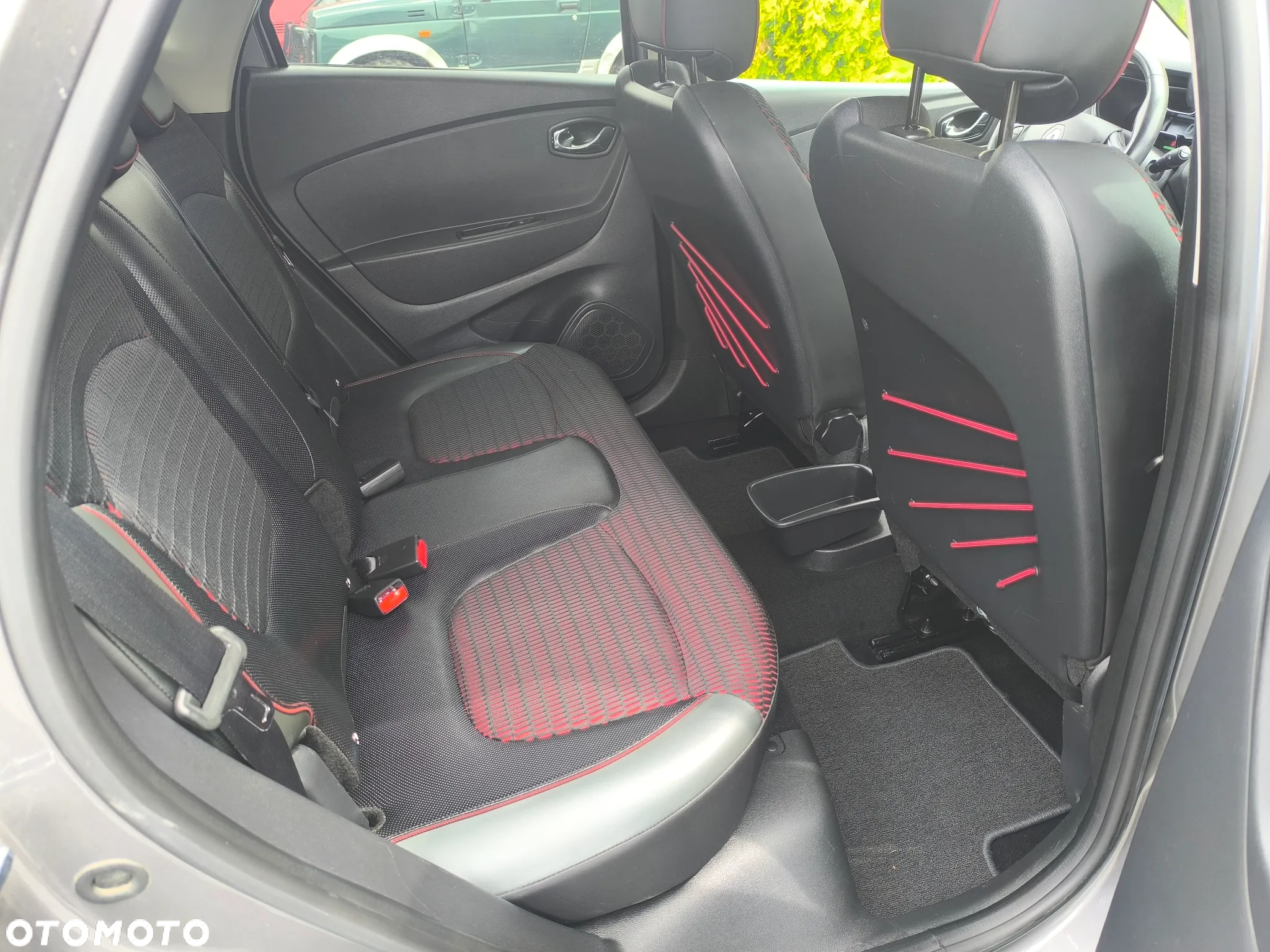 Renault Captur 1.2 Energy TCe XMOD EDC EU6 - 24