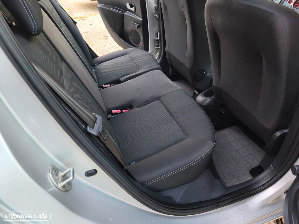 Renault Clio 1.2 16V Dynamique S - 9