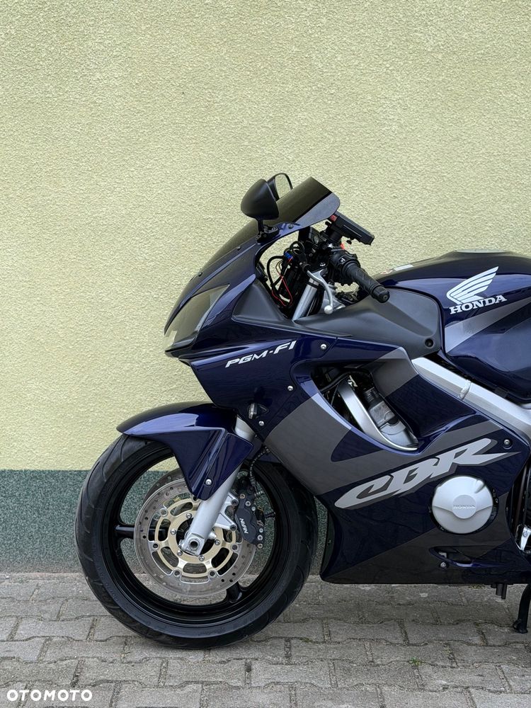 Honda CBR - 28