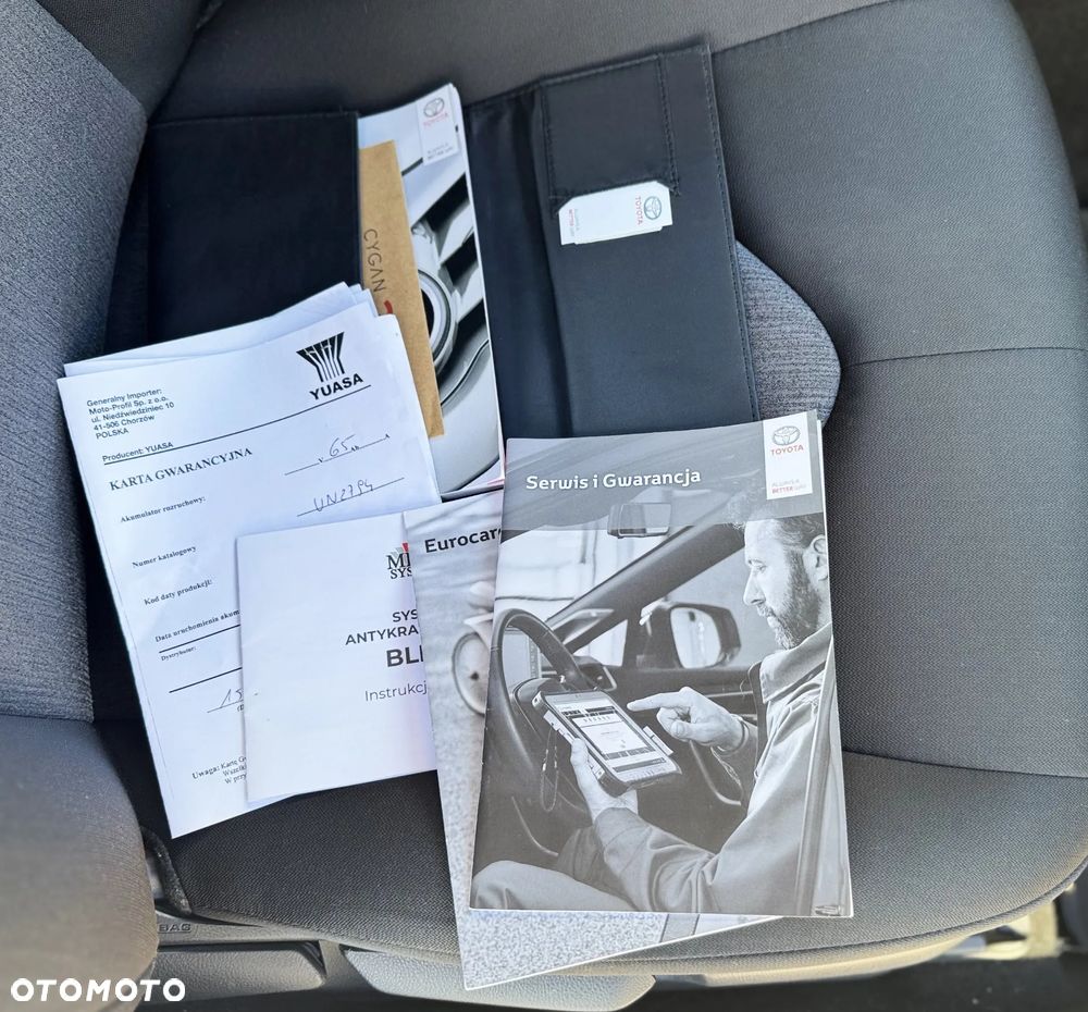 Toyota Camry 2.5 Hybrid Comfort CVT - 38