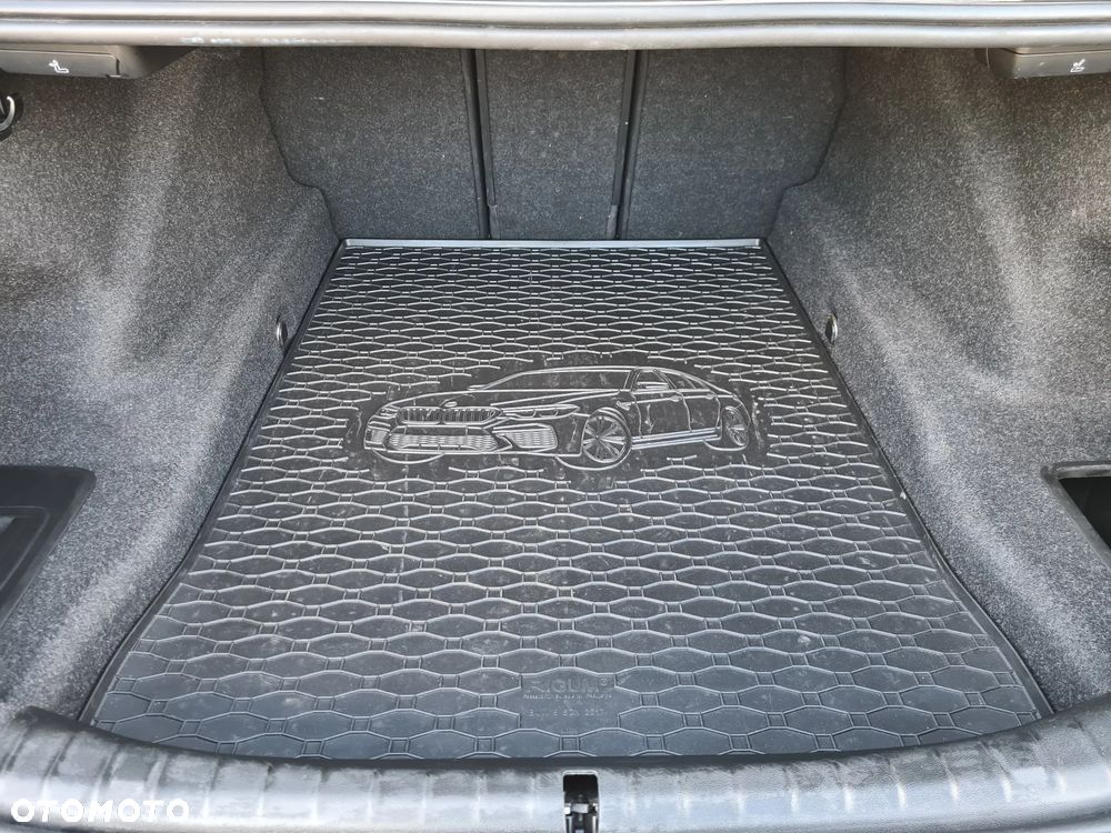 BMW Seria 5 520d xDrive - 13