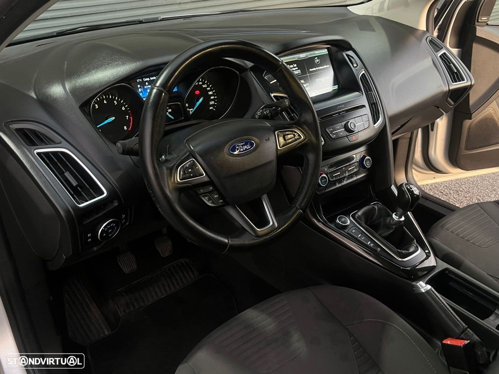 Ford Focus 1.0 EcoBoost Titanium - 6