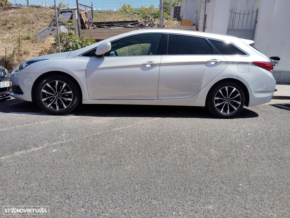 Hyundai i40 SW 1.7 CRDi Blue Comfort DCT - 39