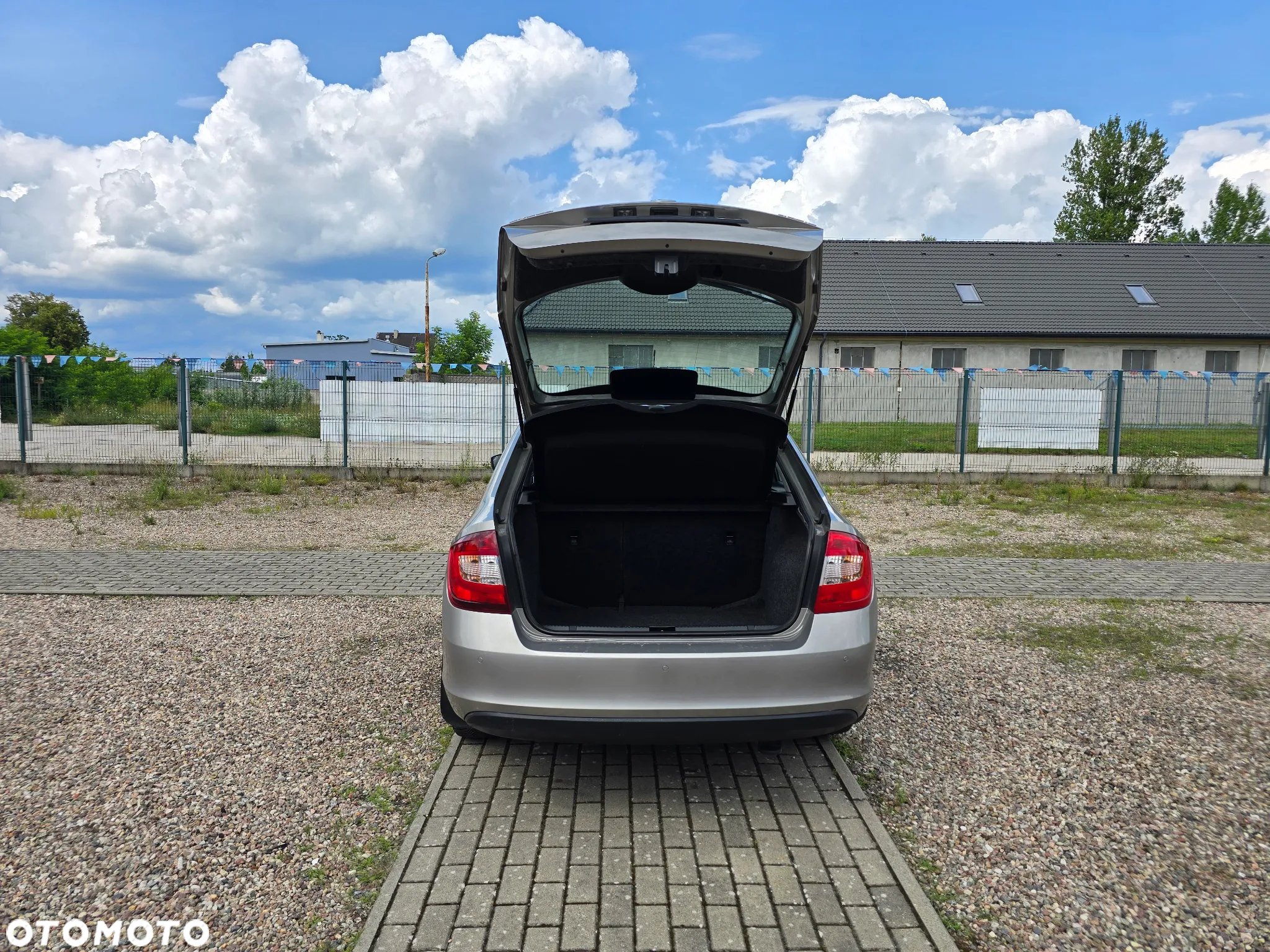 Skoda RAPID 1.2 TSI Ambition Max - 10