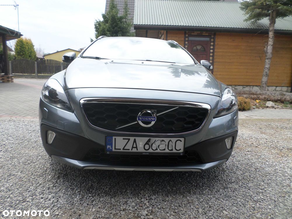 Volvo V40 Cross Country - 1