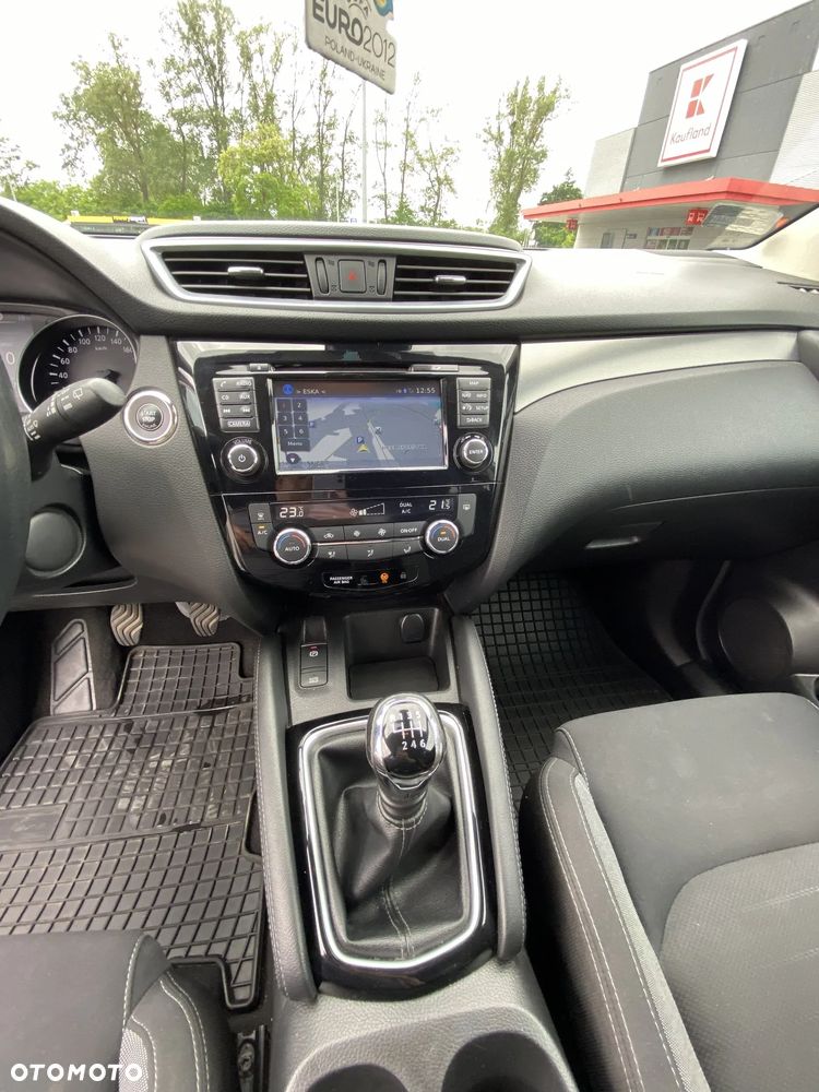 Nissan Qashqai 1.6 DCi 4x4 Tekna EU6 - 17