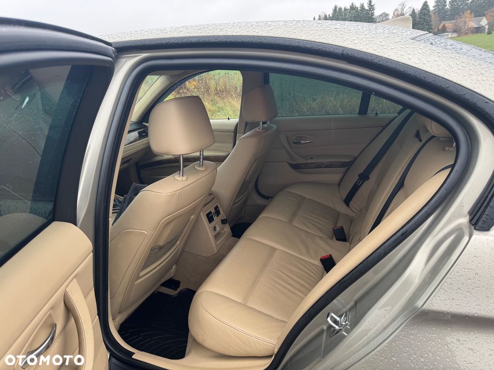 BMW Seria 3 320i Edition Sport - 18