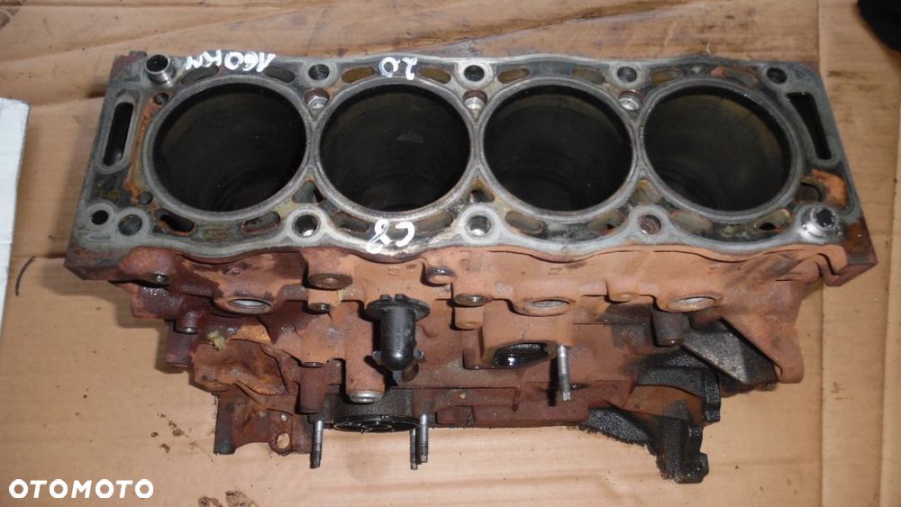 Blok silnika Citroen C8 2.0HDI 160KM - 2