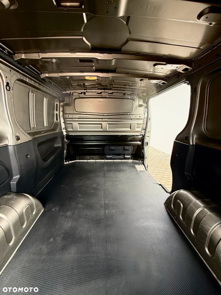 Opel Vivaro - 13