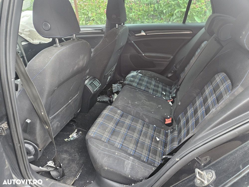Volkswagen Golf Standard - 6