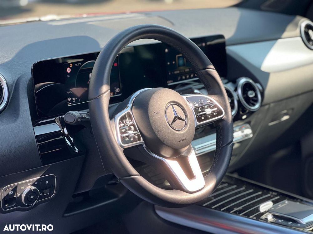 Mercedes-Benz GLA - 9