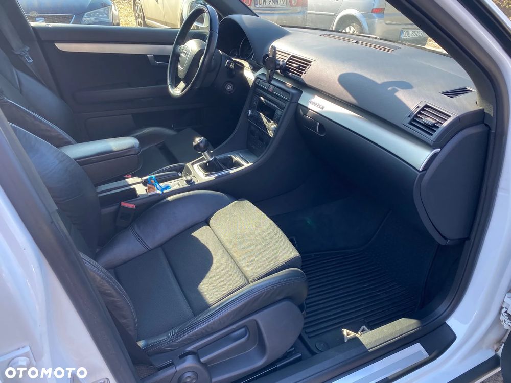Audi A4 Avant - 16