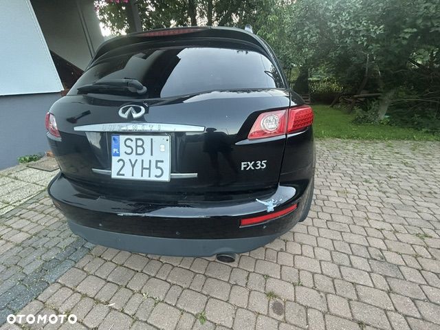 Infiniti FX - 12