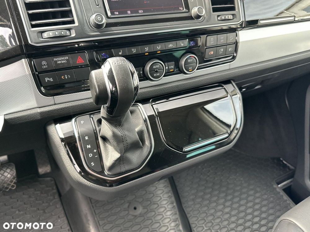 Volkswagen Multivan - 24