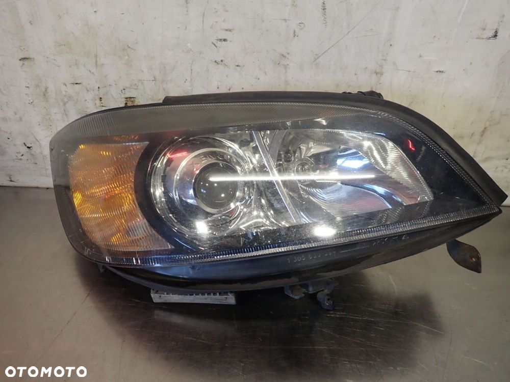 LAMPA PRAWA PRZEDNIA OPEL ZAFIRA A - 1