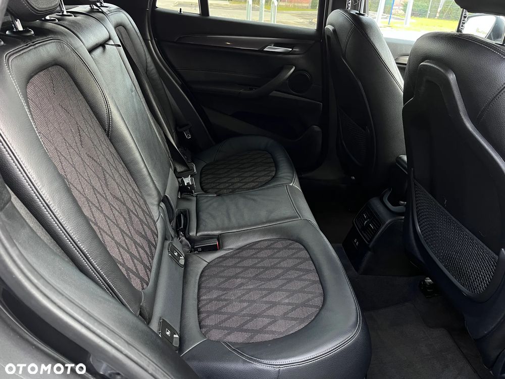 BMW X1 sDrive18d sport - 18