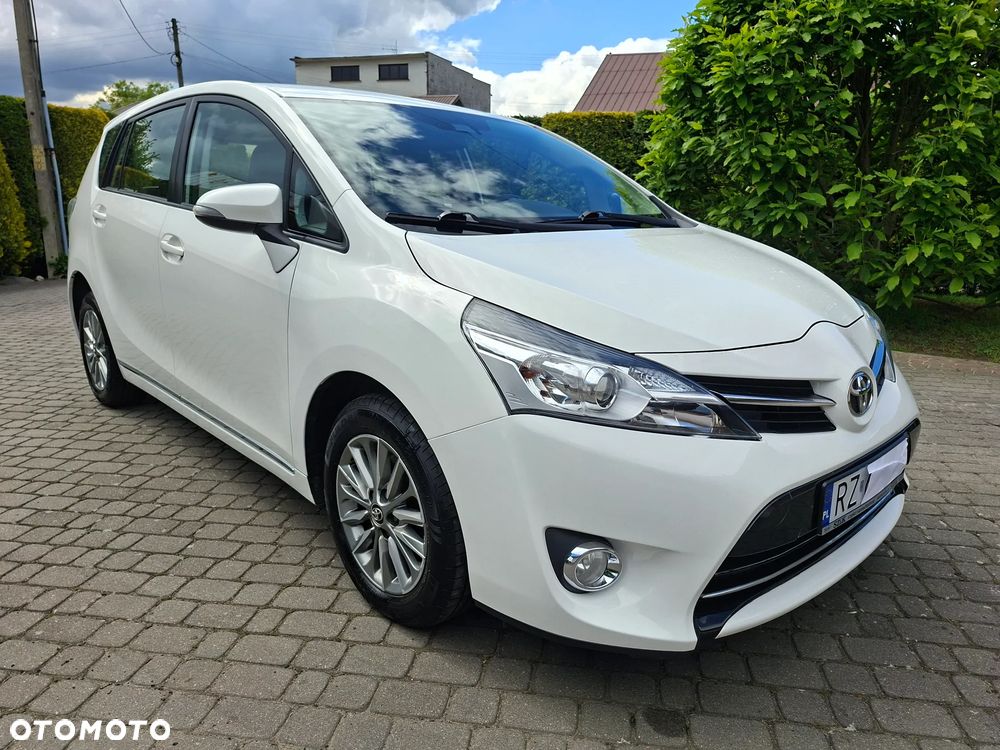 Toyota Verso 1.6 D-4D Premium - 1