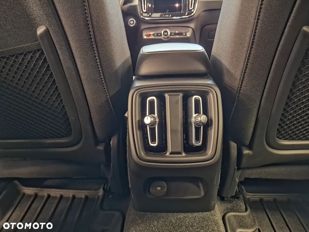 Volvo XC 40 T3 - 13
