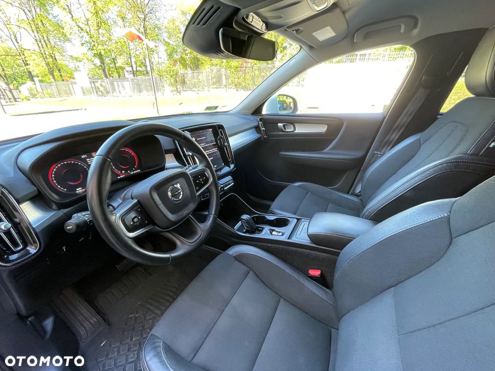 Volvo XC 40 T3 Momentum Pro - 10