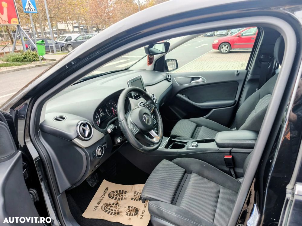 Mercedes-Benz B 180 - 13