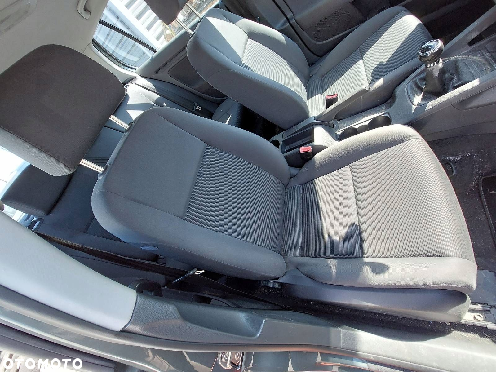 FOTELE KOMPLET LEWY PRAWY KANAPA TYŁ VOLKSWAGEN GOLF V HB 5D - 5