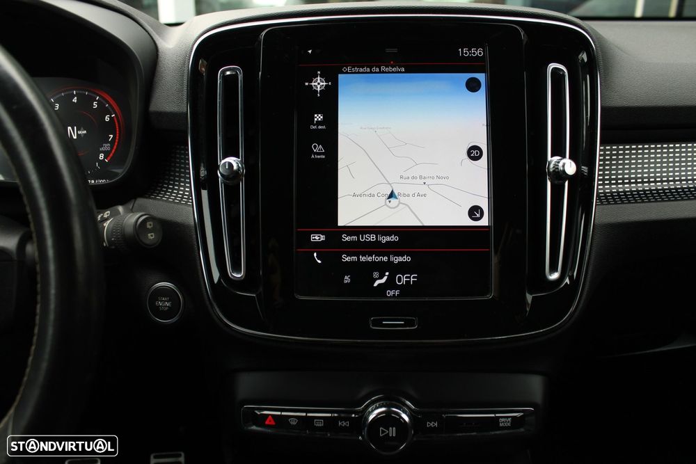 Volvo XC 40 1.5 T3 R-Design Tech Edition - 14