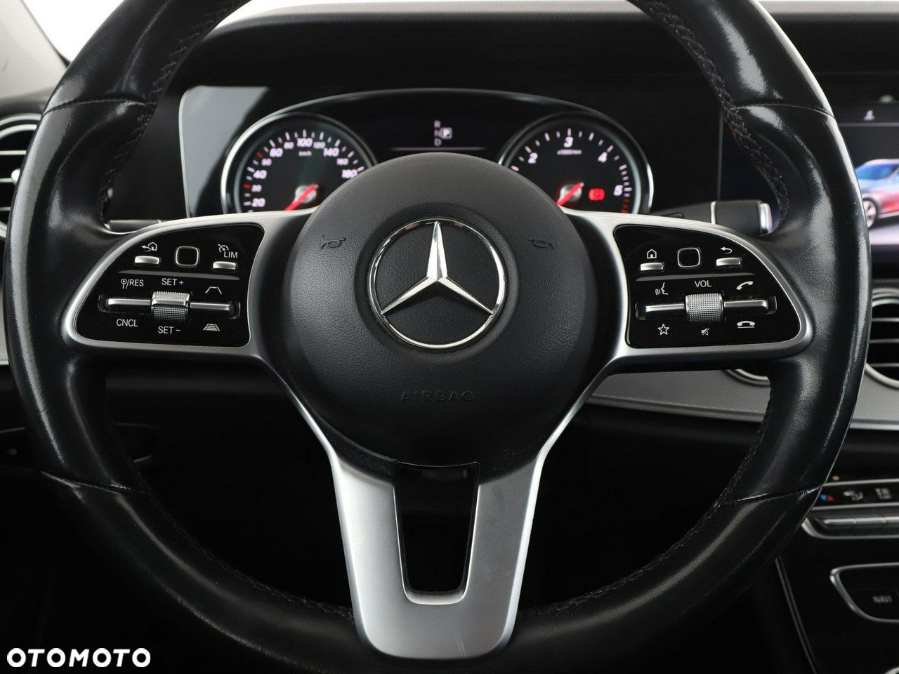 Mercedes-Benz Klasa E 220 d Avantgarde - 21