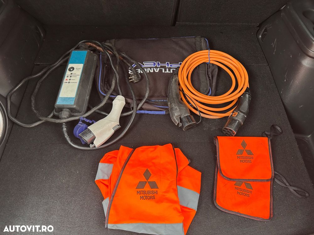 Mitsubishi Outlander - 17