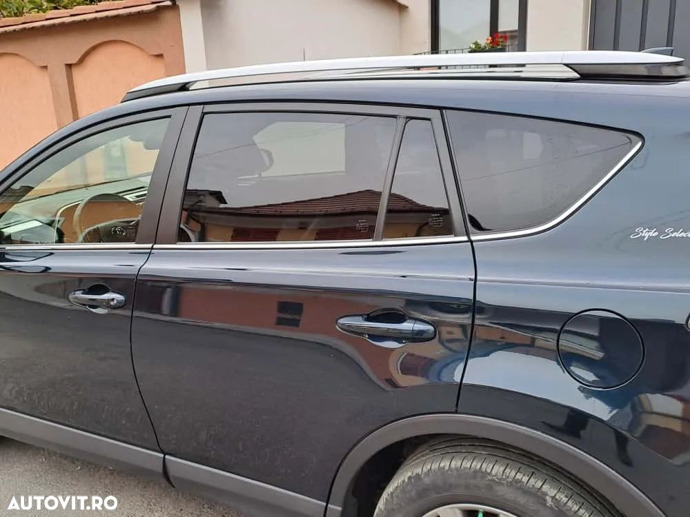 Toyota RAV4 - 7