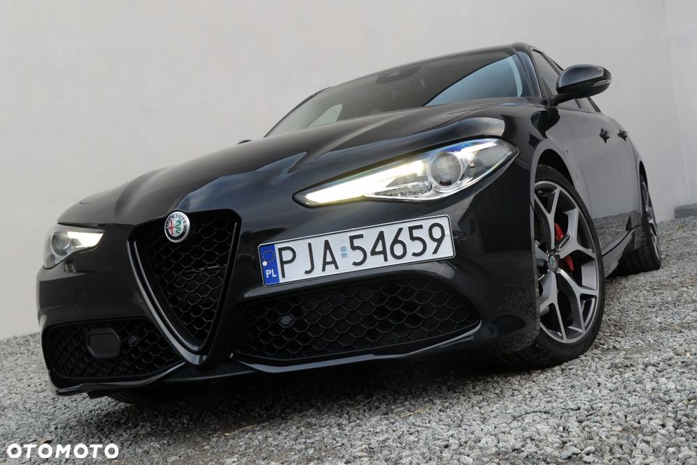 Alfa Romeo Giulia - 11