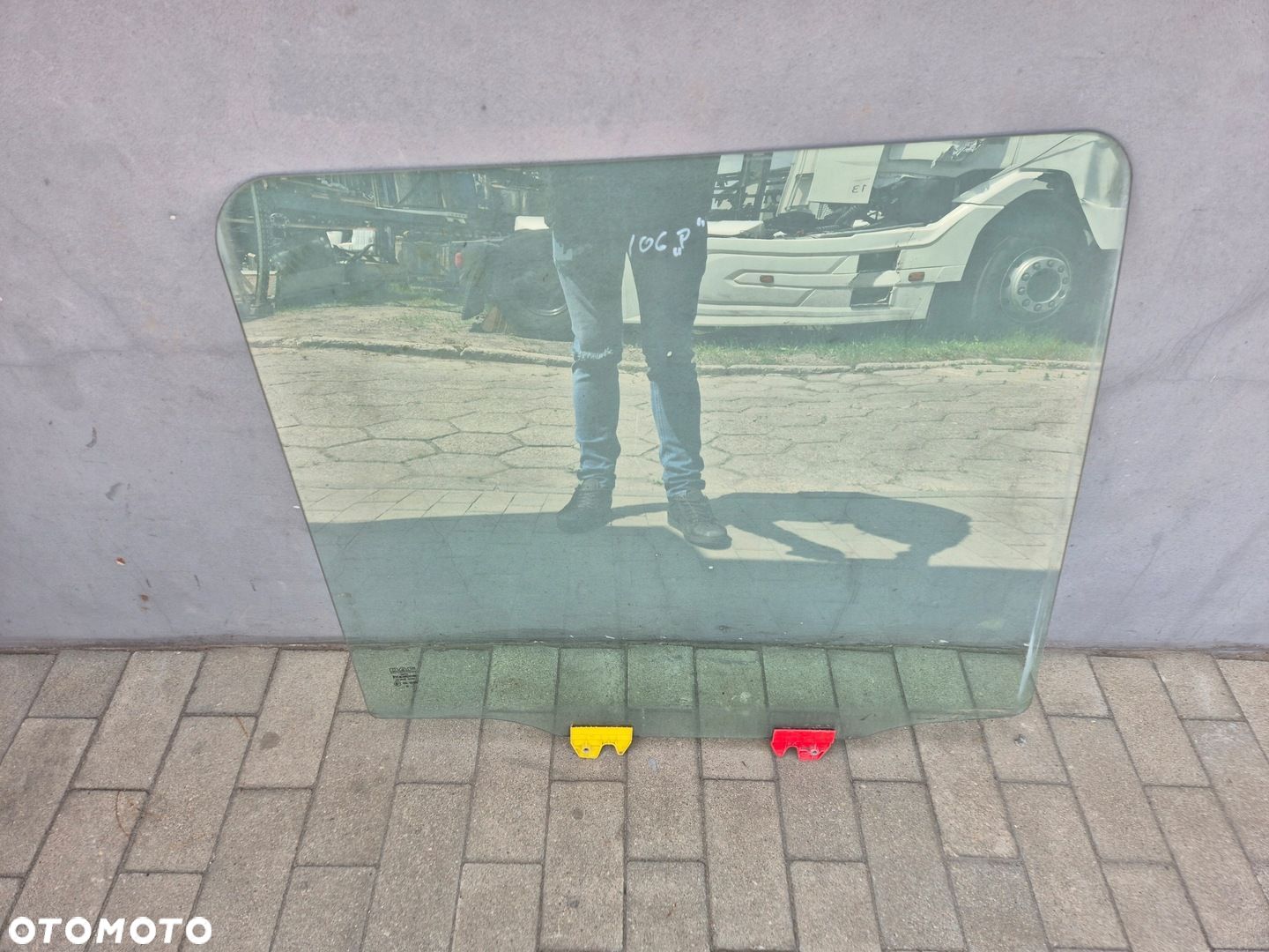 SZYBA DRZWI PRAWA DAF XF 106 EURO 6 - 1