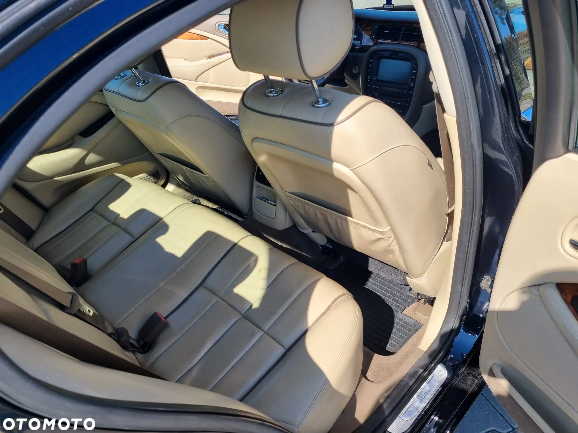Jaguar S-Type - 11