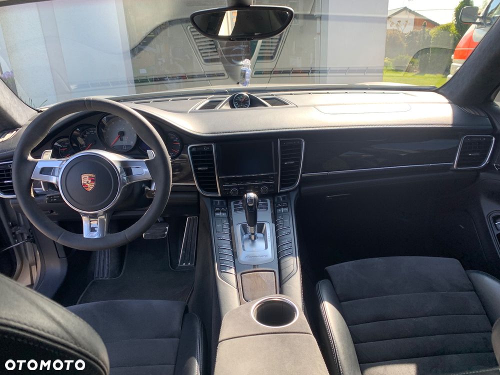 Porsche Panamera - 3