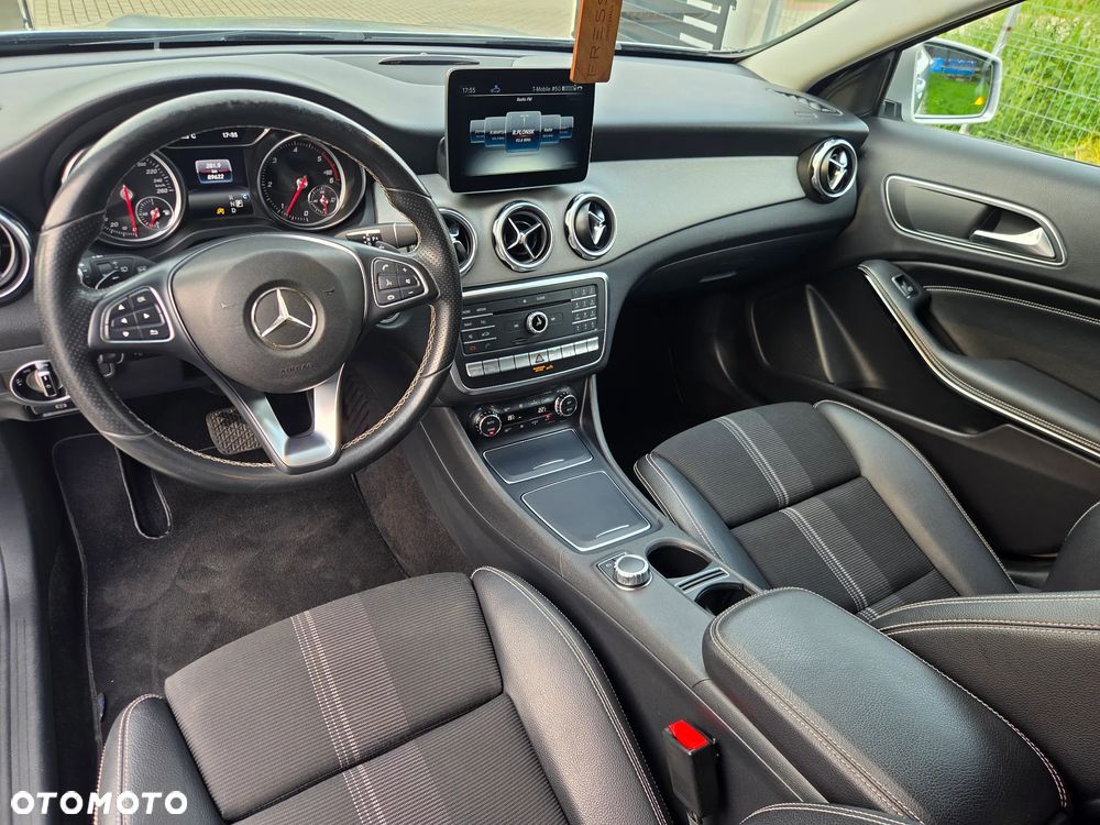 Mercedes-Benz GLA 220 d 4-Matic - 14