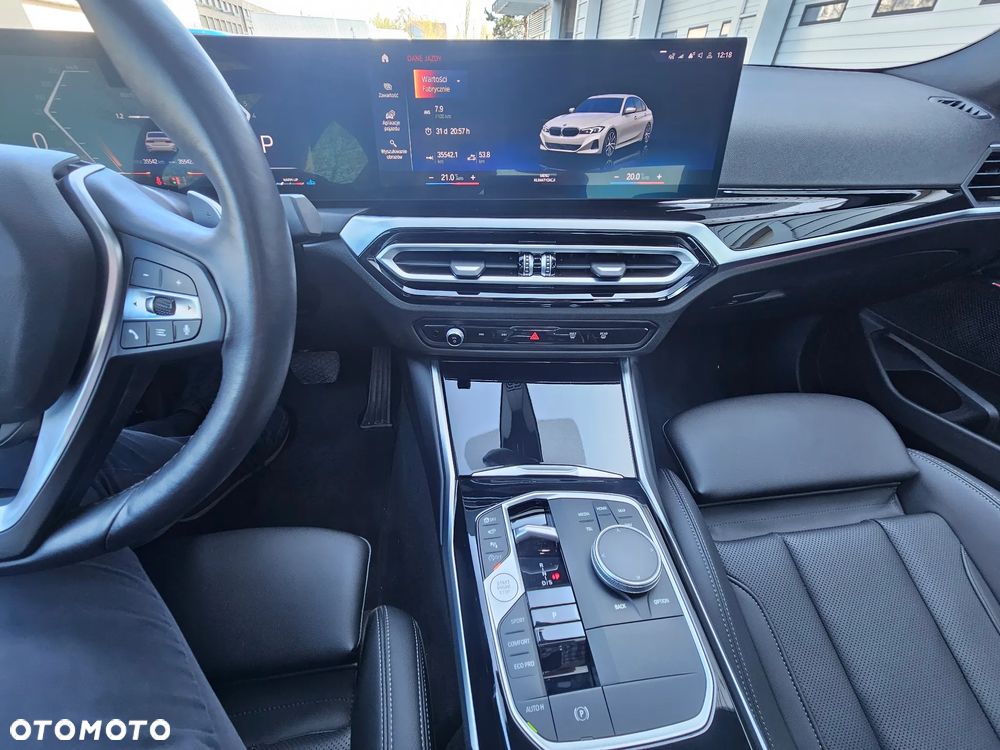 BMW Seria 3 330i - 28