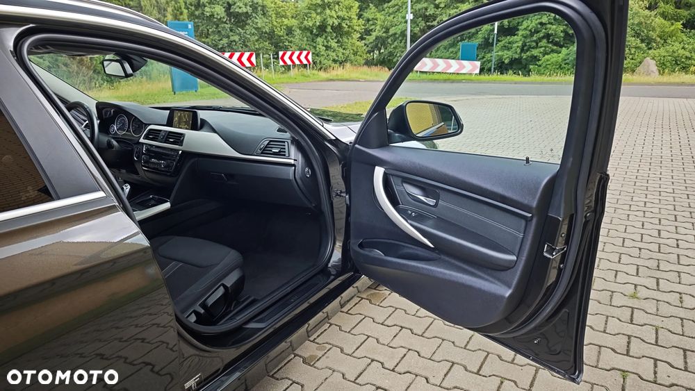 BMW Seria 3 320d DPF - 10