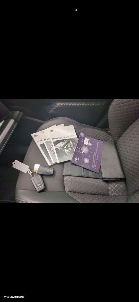 Toyota C-HR 2.0 Hybrid Square Collection - 36