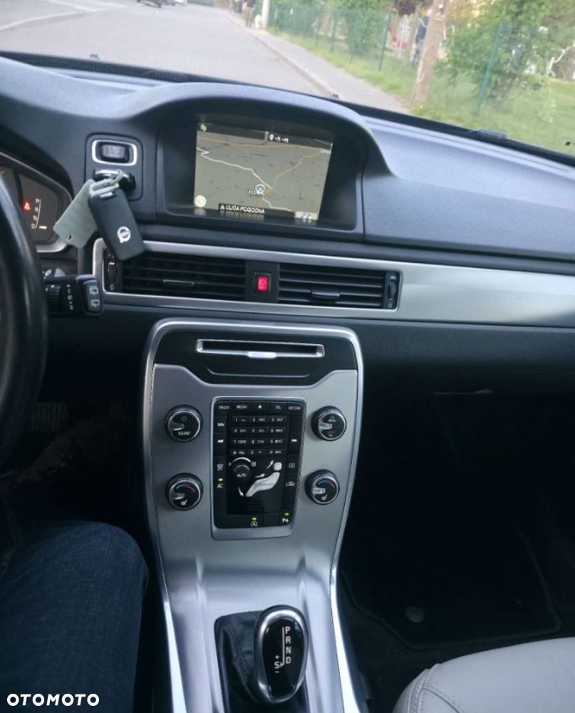 Volvo V70 D3 Geartronic Summum - 25