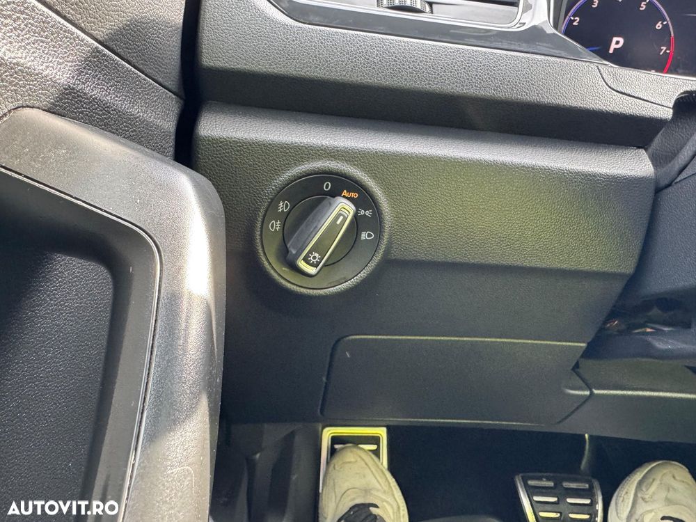 Volkswagen T-Roc - 28