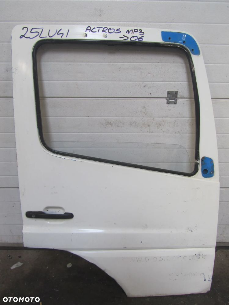 Mercedes Actros MP3 06->drzwi prawy przód - 1