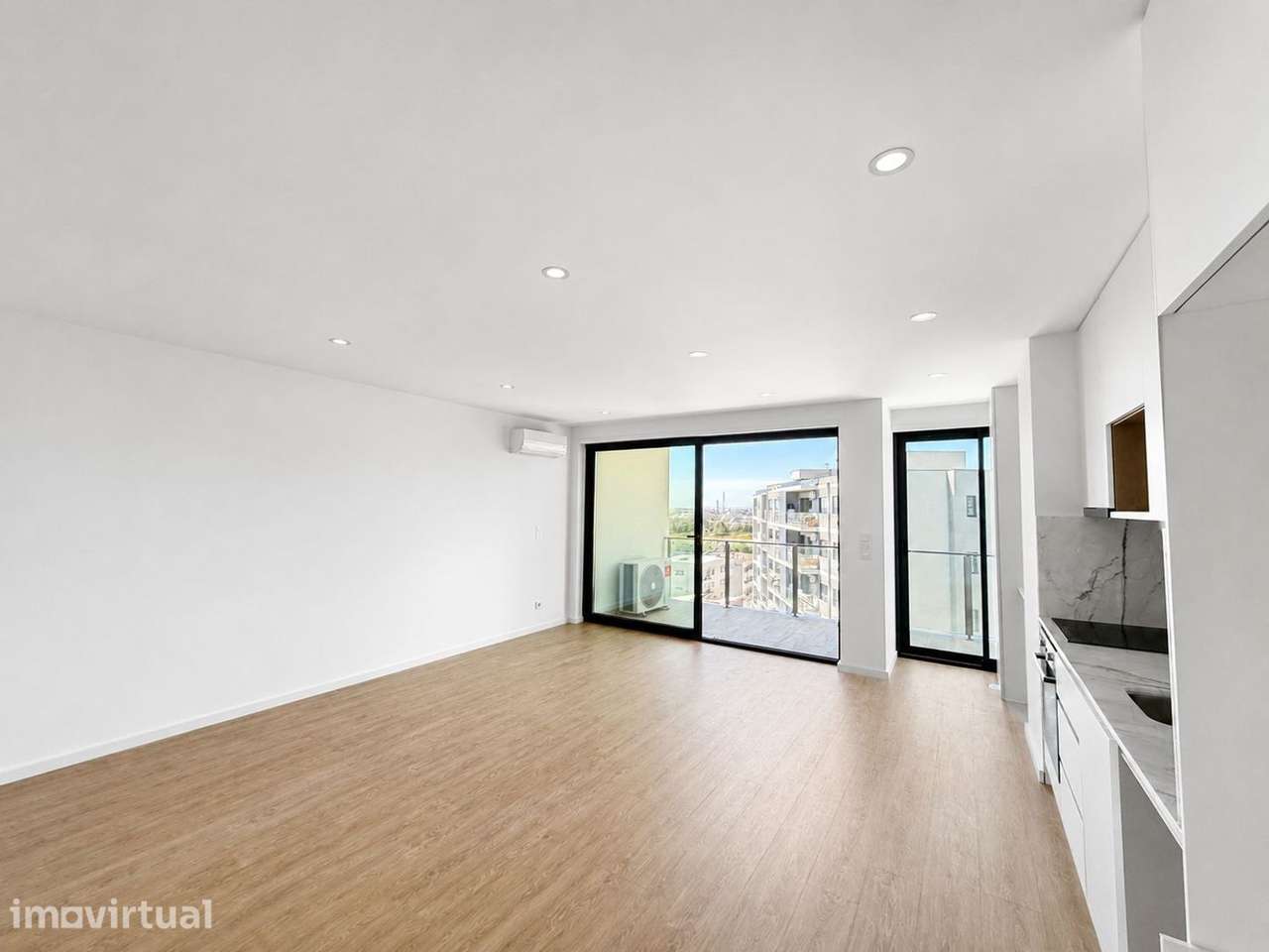 Apartamento T2 com Varanda | Novo - Grande imagem: 2/20
