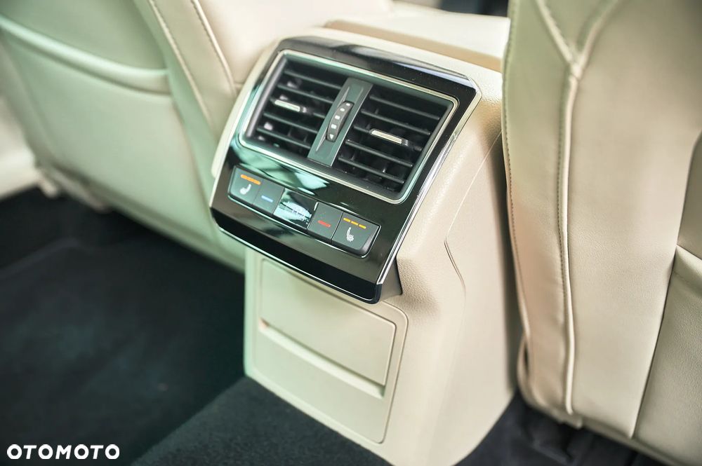 Skoda Superb 2.0 TDI L&K - 31