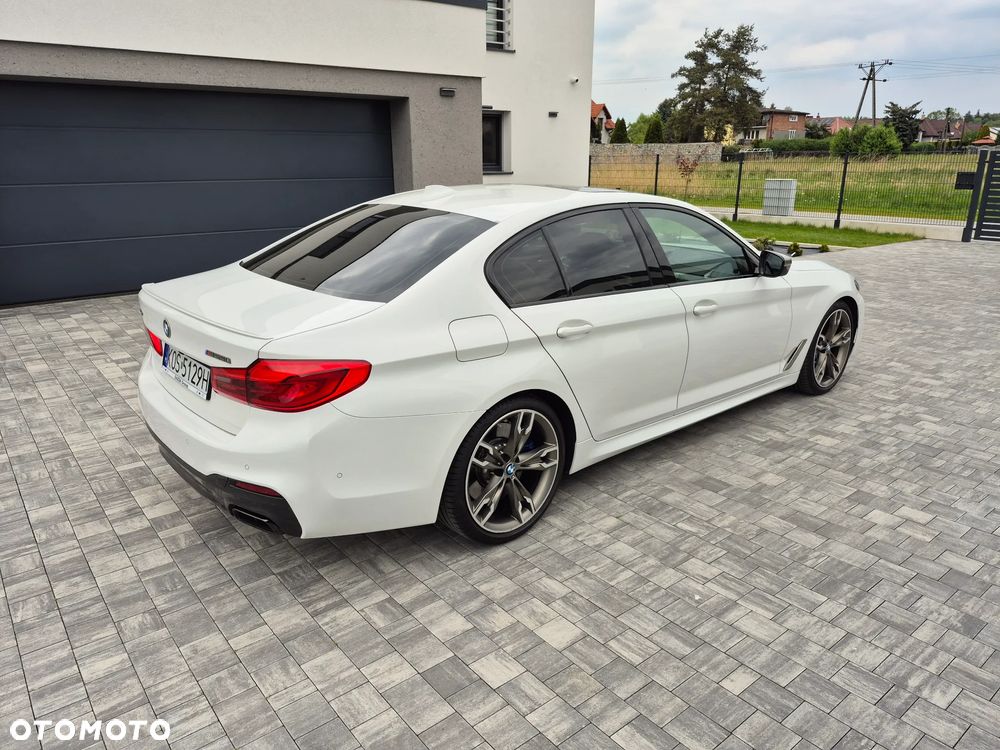 BMW Seria 5 M550i xDrive sport - 6