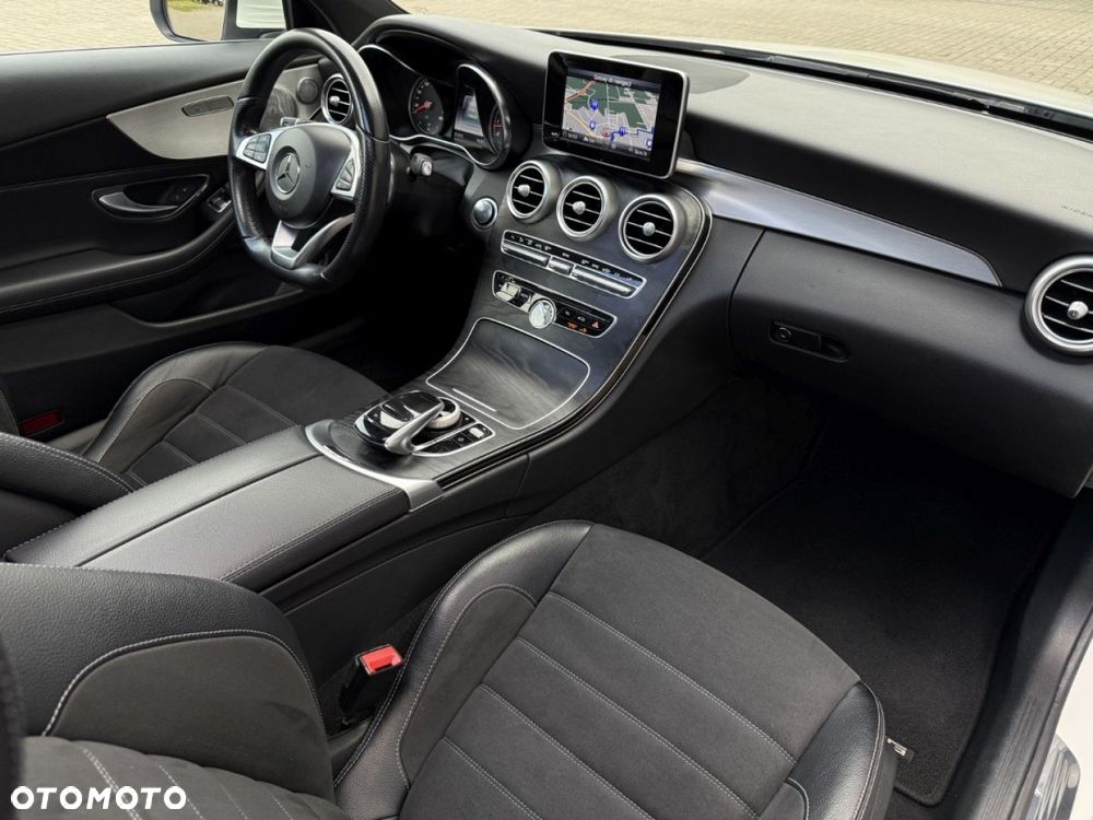 Mercedes-Benz Klasa C 300 7G-TRONIC - 26