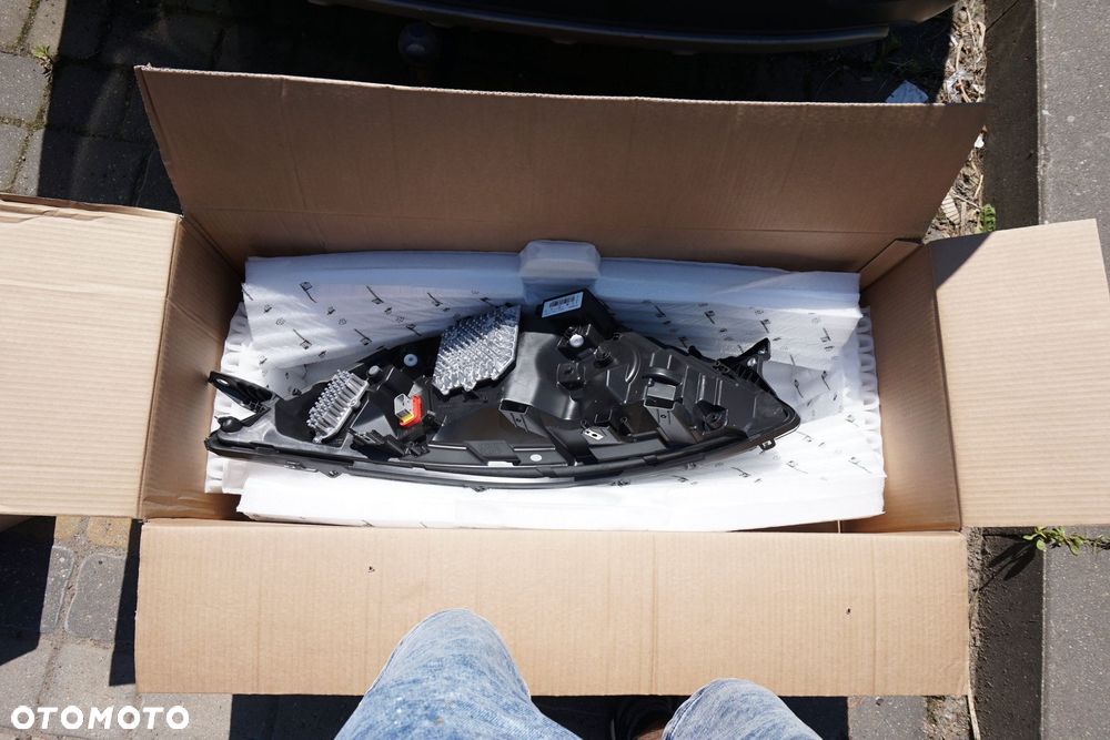 LAMPA PRZEDNIA PRAWA DAILY IV 05802711799 IVECO 2014- - 1