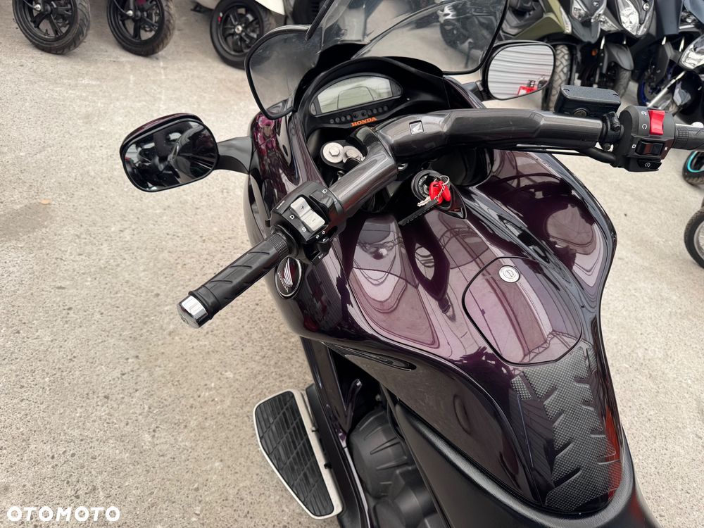 Honda DN-01 - 12
