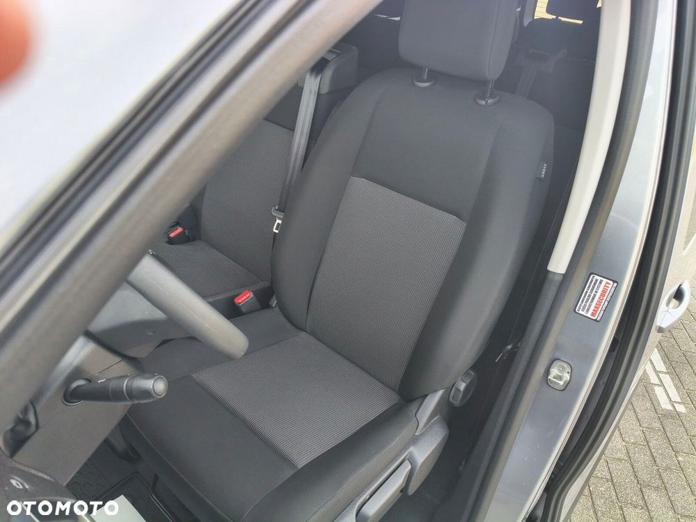 Opel Zafira - 12