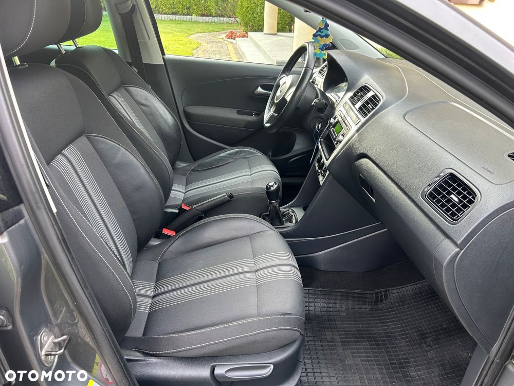 Volkswagen Polo 1.2 MATCH - 28