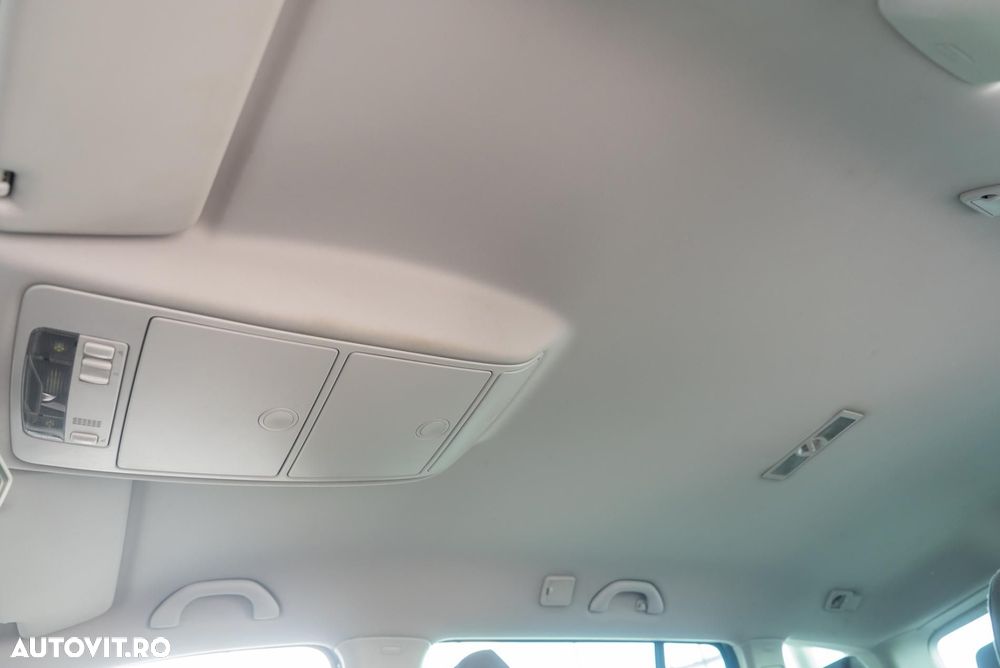 Volkswagen Touran - 19
